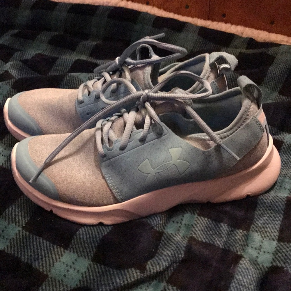 Under Armour women’s size 7